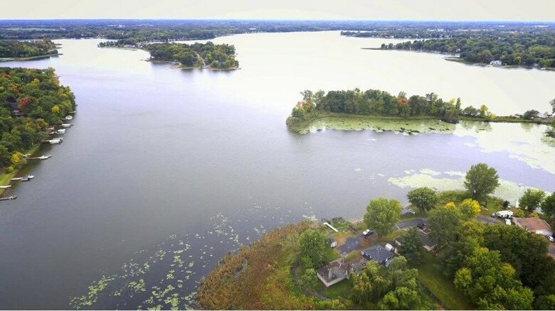 3-bedroom Lakefront House