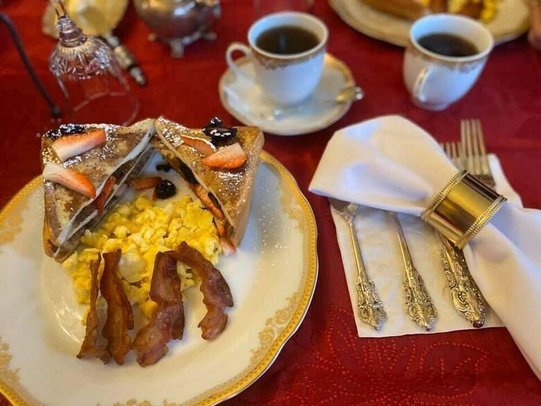 Whole Hearts Bed And Breakfast - Adults Only