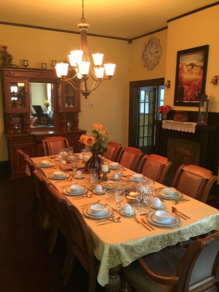 Whole Hearts Bed And Breakfast - Adults Only