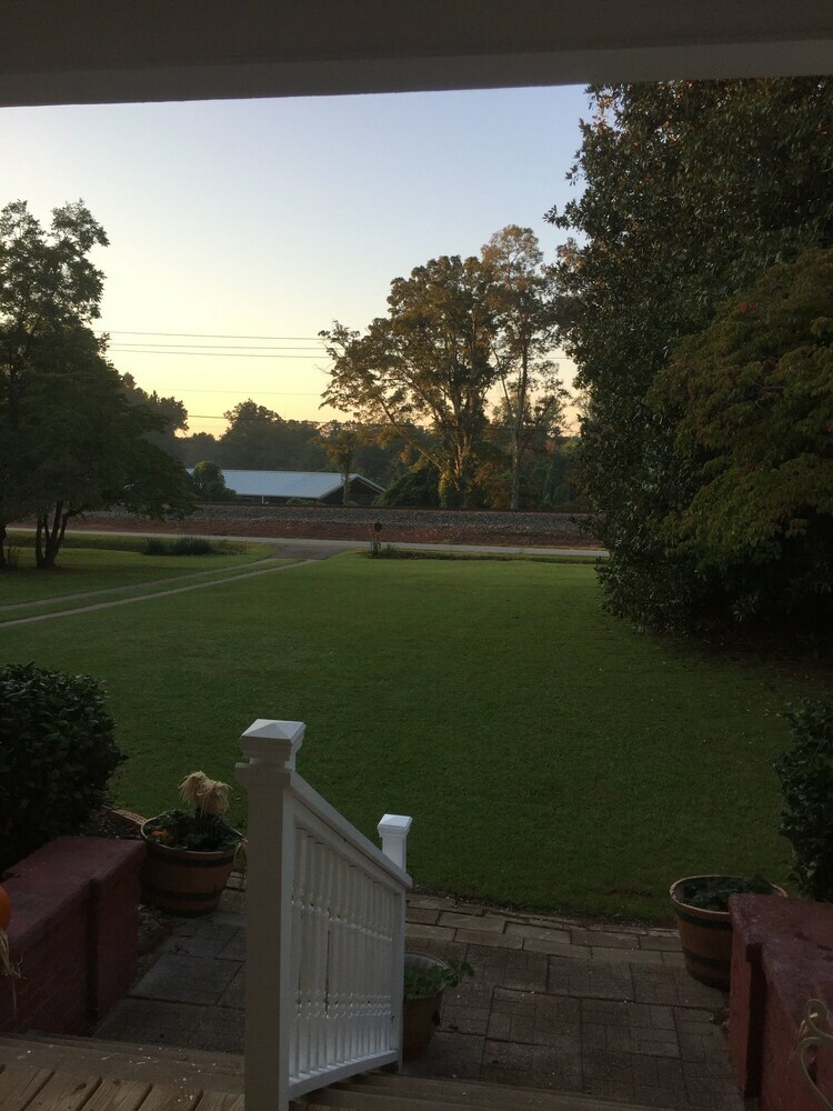 Whole Hearts Bed And Breakfast - Adults Only