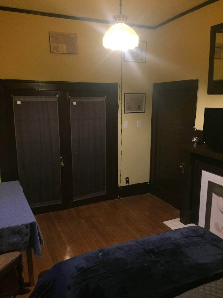 Whole Hearts Bed And Breakfast - Adults Only