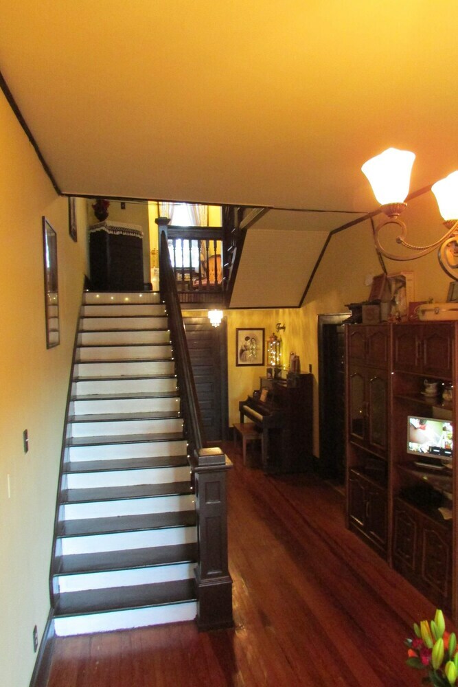 Whole Hearts Bed And Breakfast - Adults Only