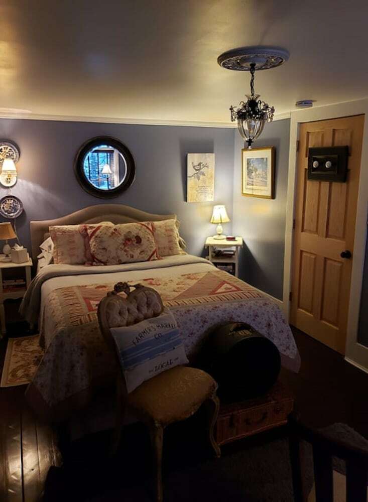 Posada Applesauce Inn Bed And Breakfast