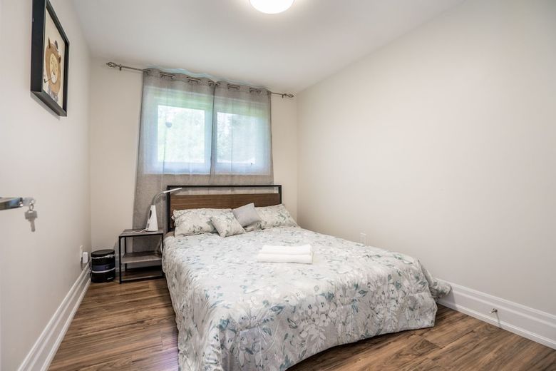 Entire Bungalow 5 Bedrooms