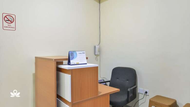 Hotel Zen Rooms Near Itc Roxy Mas