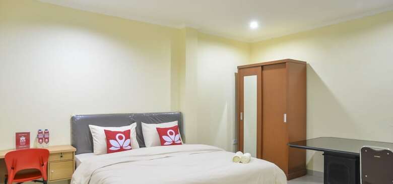 Hotel Zen Rooms Near Itc Roxy Mas
