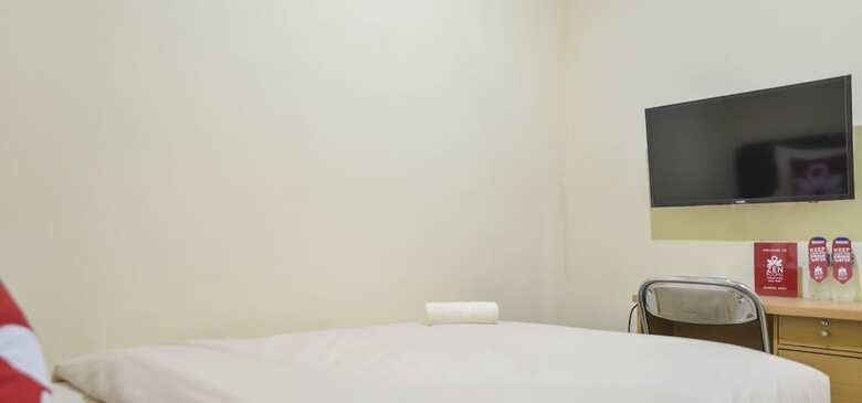 Hotel Zen Rooms Near Itc Roxy Mas