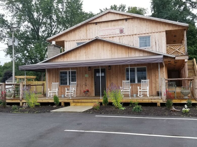 Posada Chautauqua Hillcrest Inn