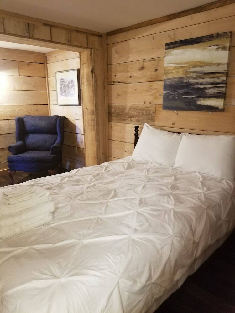 Posada Chautauqua Hillcrest Inn