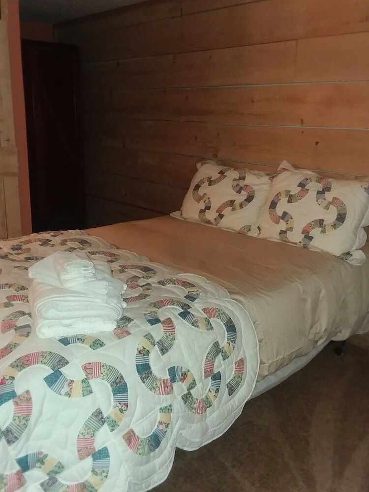 Posada Chautauqua Hillcrest Inn