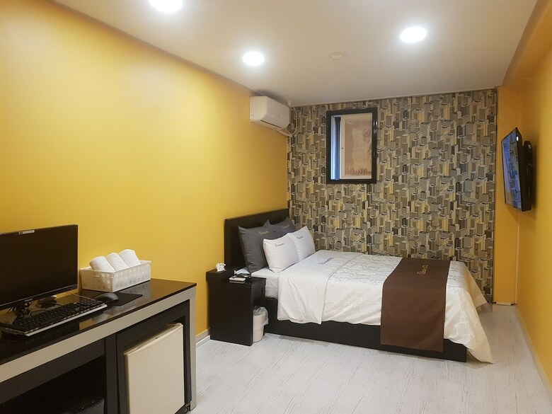 Ekonomy Hotel