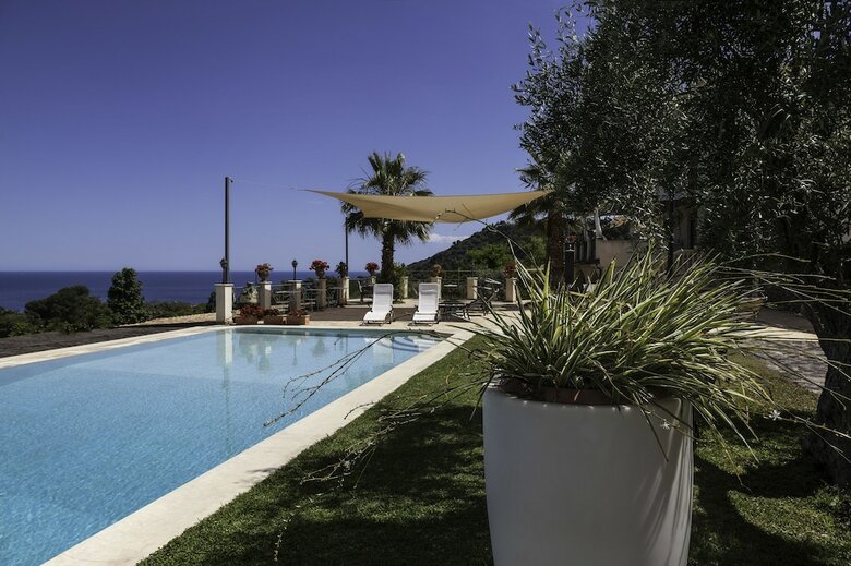 Agroturismo Tenuta Santa Tecla