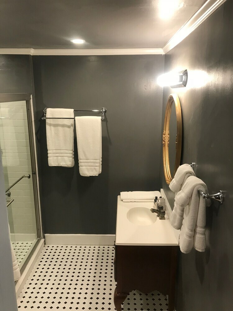 Hotel Stottsville Inn