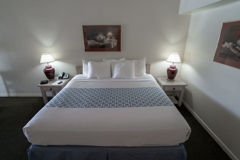 Hotel White's City Cavern Inn