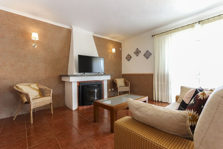 Santa Maria Villa With Pool By Homing