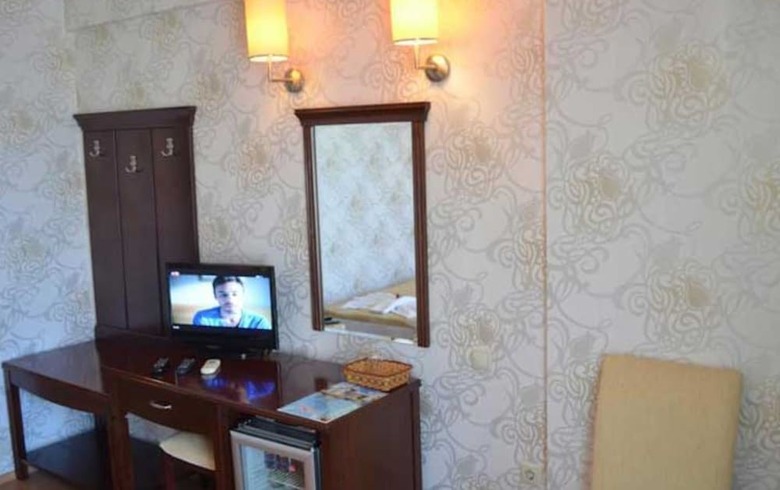 Club Rose Bay Hotel