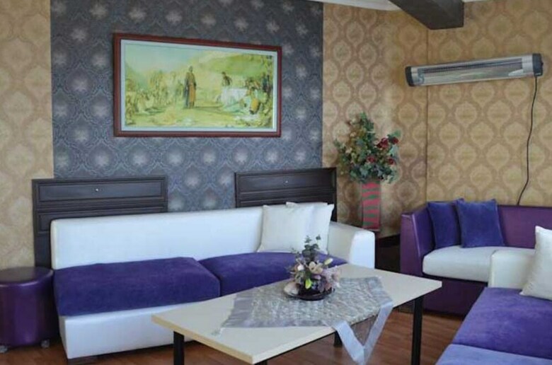 Club Rose Bay Hotel