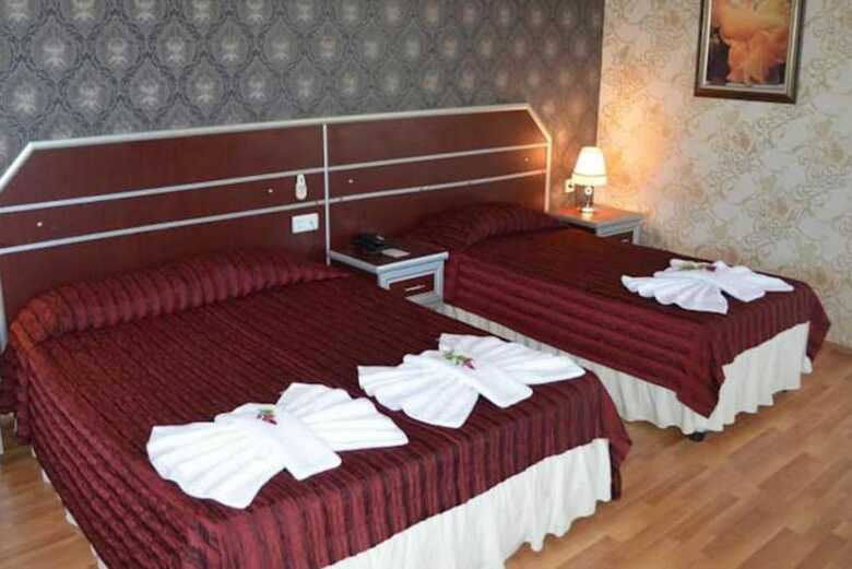 Club Rose Bay Hotel