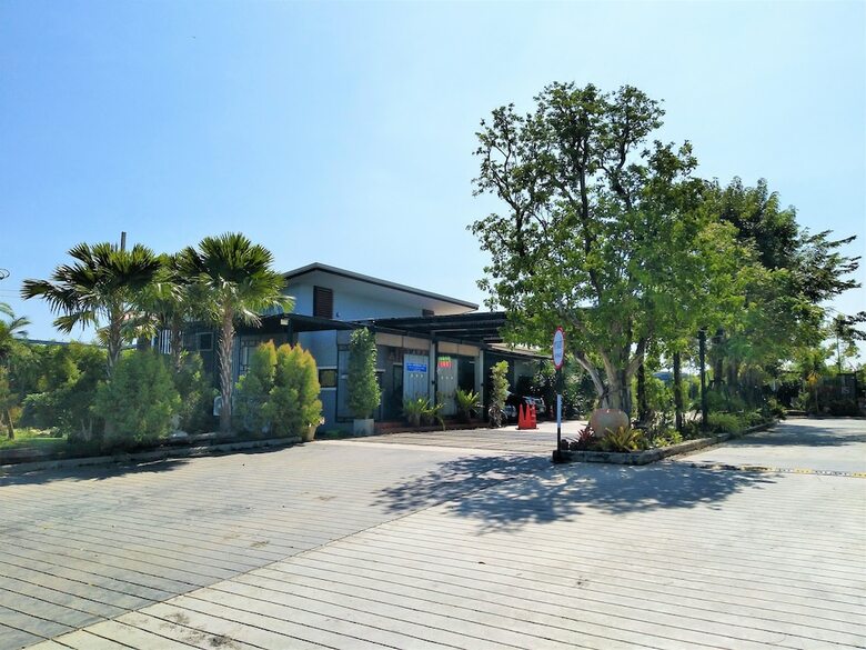 Hotel Love Is Resort