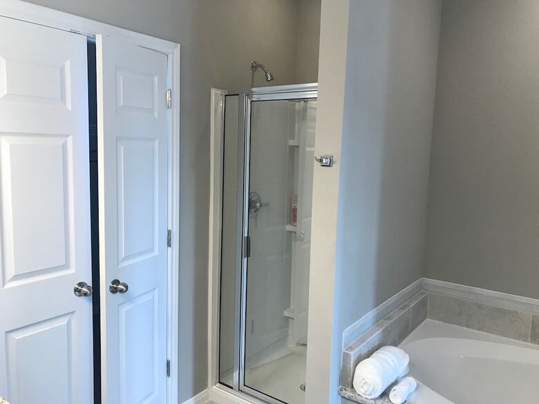 Experience A First Class Stay - 2 Bdrm
