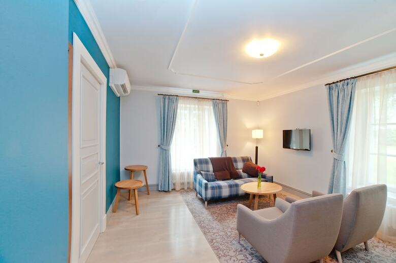 Hotel H�meenkyl� Manor