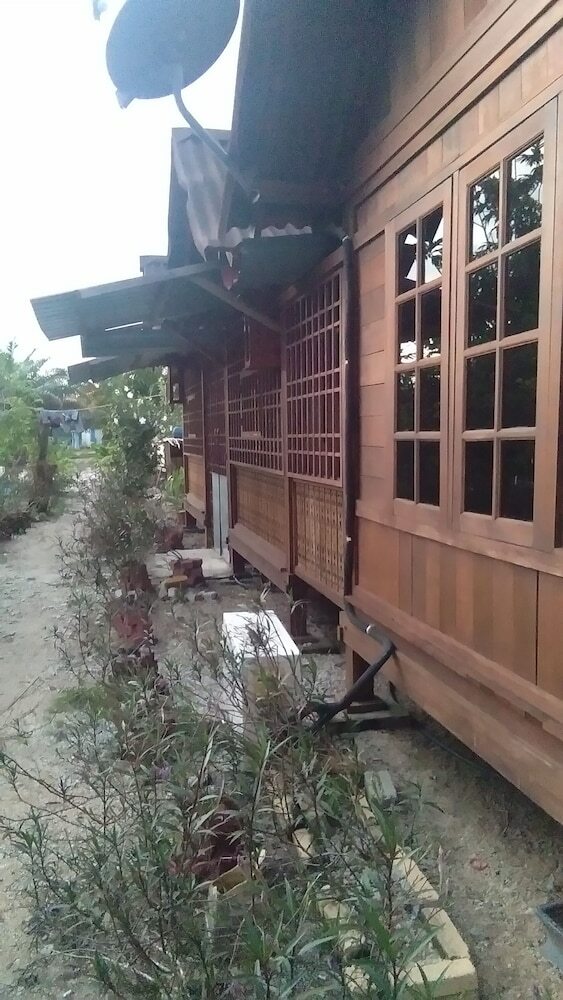Hotel Yc Chalet Roomstay Lekir