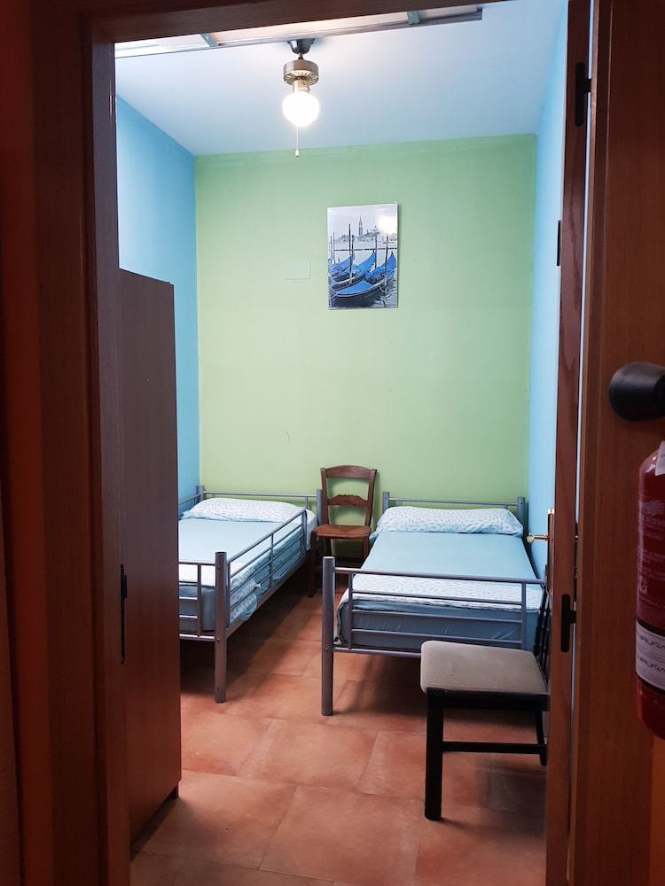 Hostal Albergue Kortarixar
