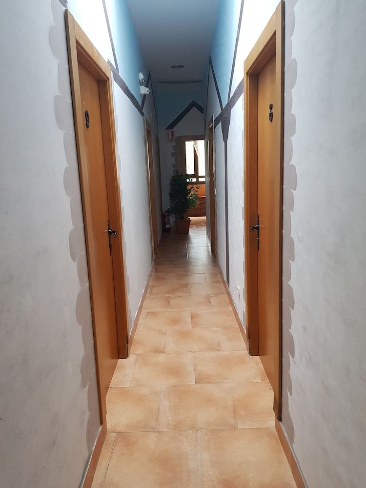 Hostal Albergue Kortarixar