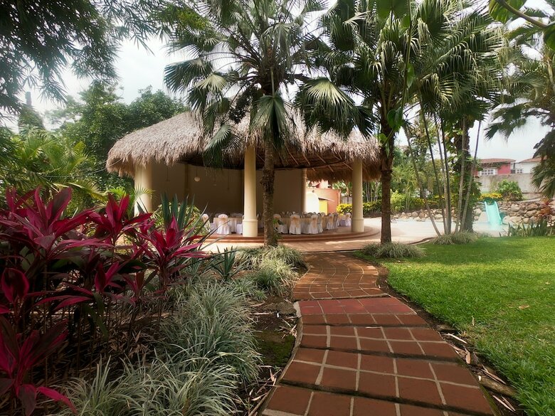 Hotel Bambu Resort