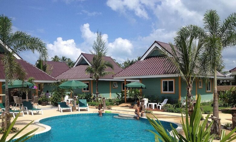 Hotel Coconut Homes & Cafe