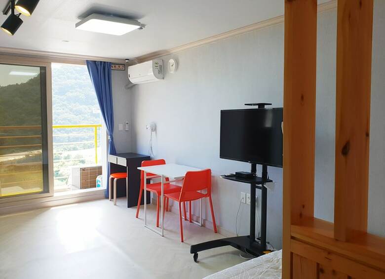 Black Beach Pension