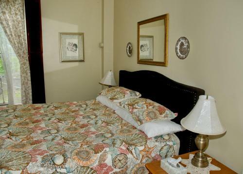 Bluenose Lodge And Victorian B&B Inn
