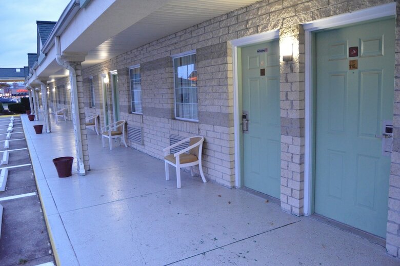 Motel Economy Inn - Akron