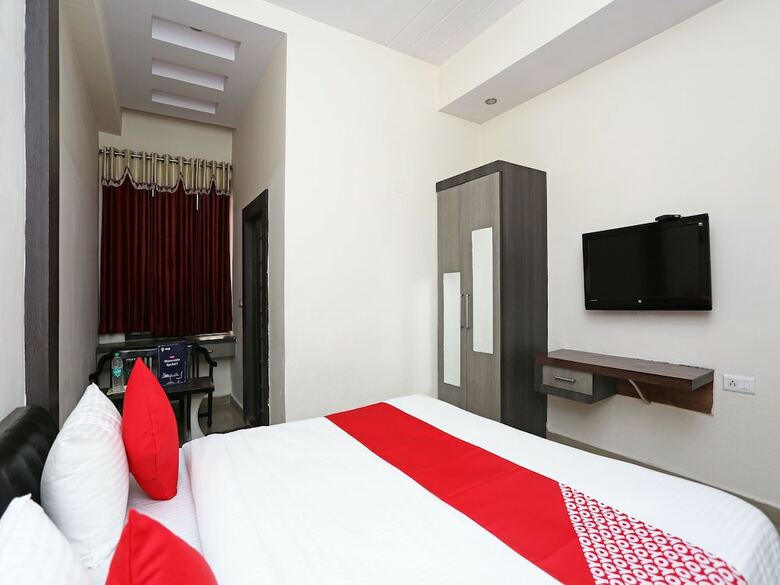 Oyo 16103 Hotel Neelkanth