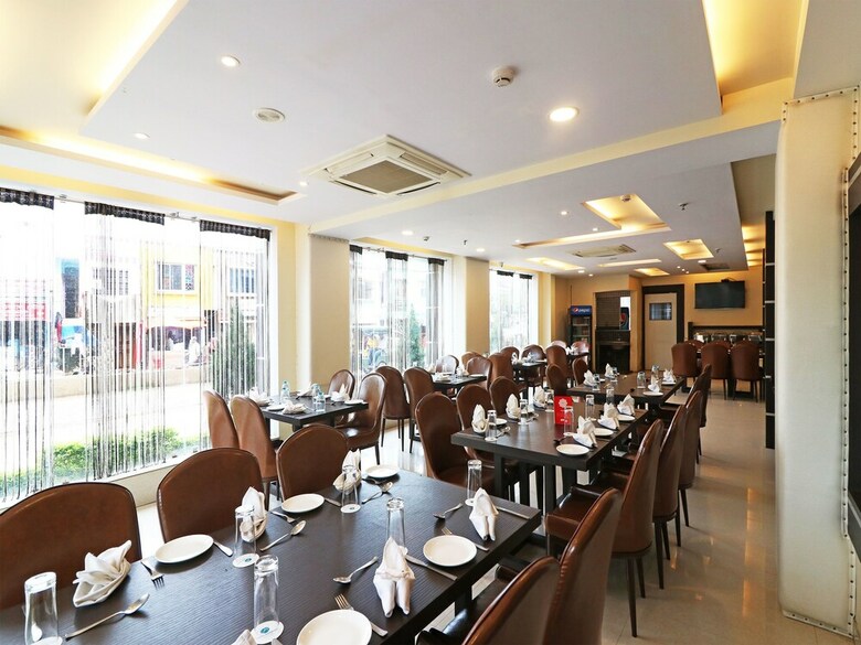 Oyo 7054 Hotel Amabalika