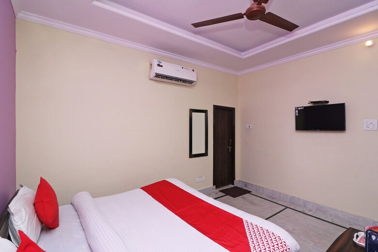 Oyo 7054 Hotel Amabalika