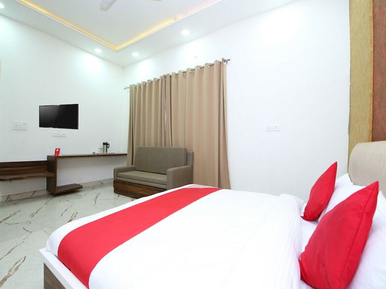 Hotel Oyo 16730 Sea World Water Park