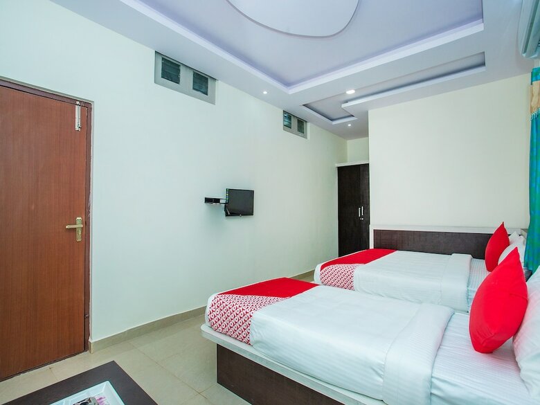 Hotel Oyo 16405 Rg Residency