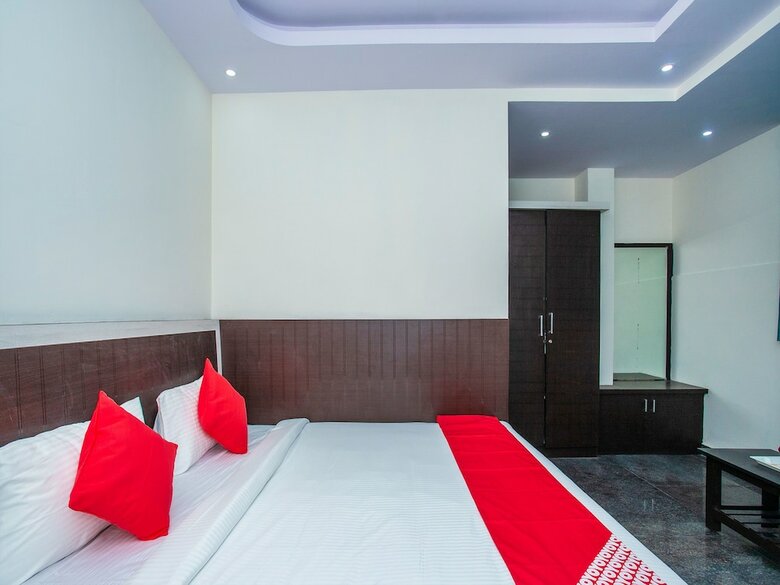 Hotel Oyo 16405 Rg Residency