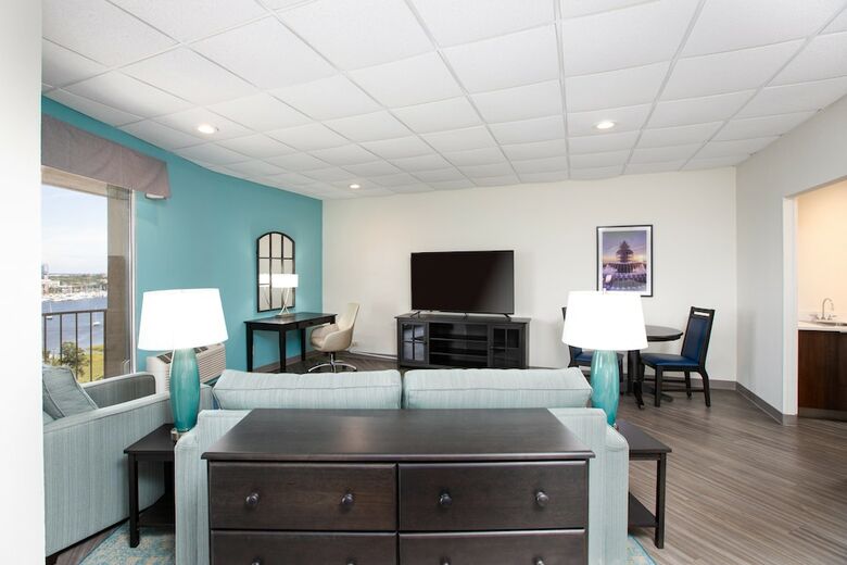 Hotel Holiday Inn Charleston Riverview
