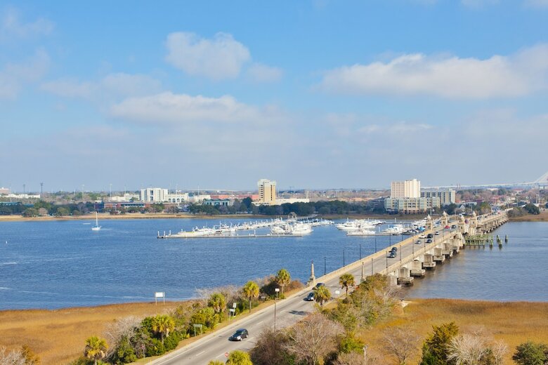 Hotel Holiday Inn Charleston Riverview