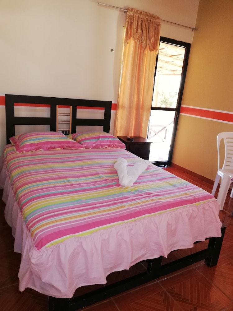 Hotel Hospedaje Cueva Beach