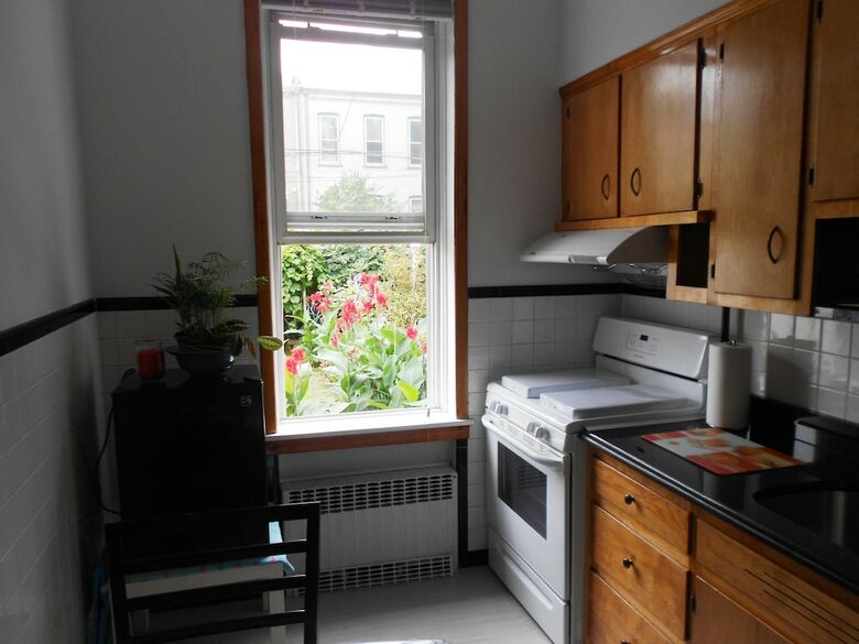 The Comfy First Floor Apartment, Ridgewood, Queens