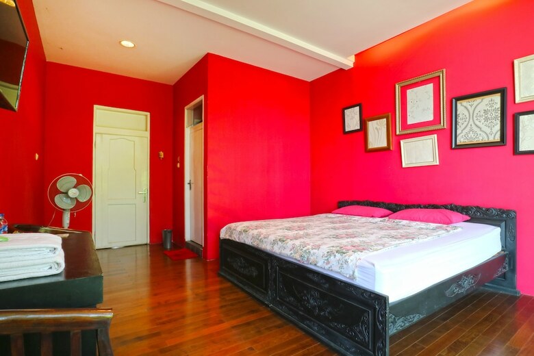 Rose Chamber Bed & Breakfast