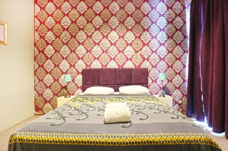 Rose Chamber Bed & Breakfast