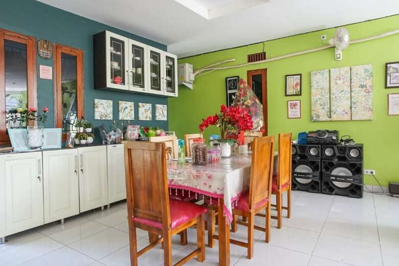 Hotel Rumah Kost Maple Winangun