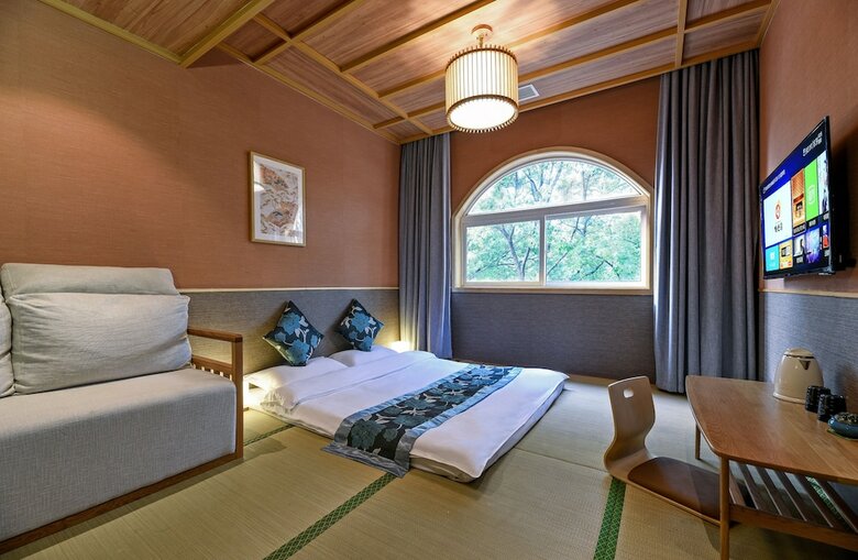 Jiletang Hot Spring Hotel