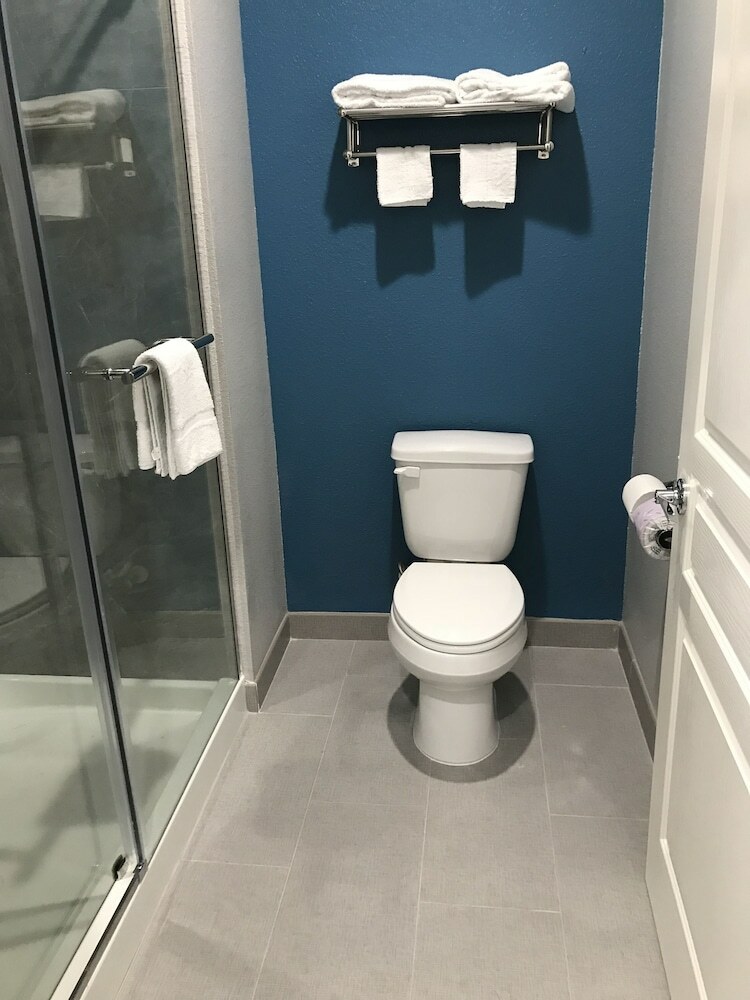 Hotel The Residency Suites