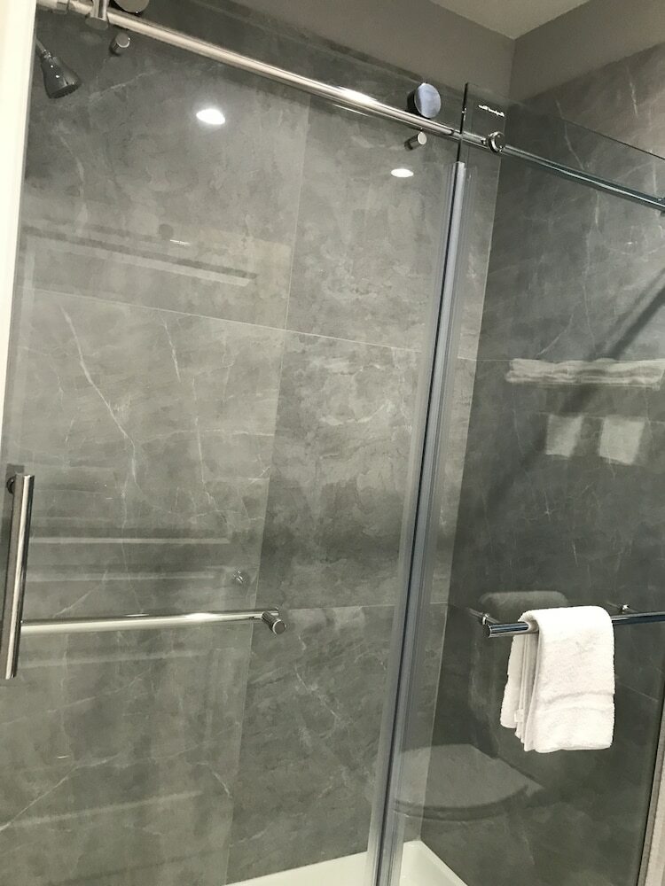 Hotel The Residency Suites