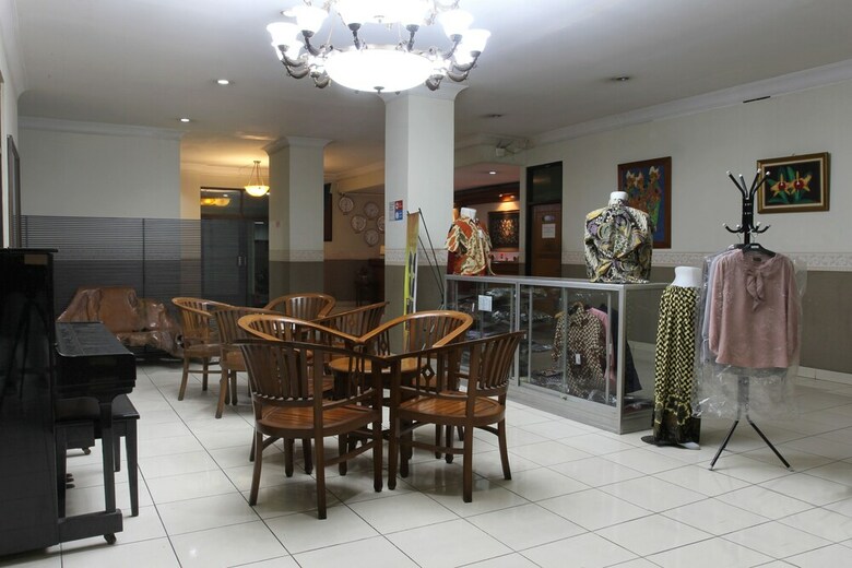 Hotel Reddoorz @ Surapati